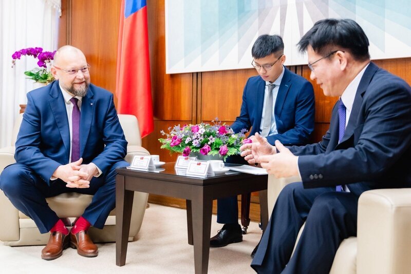 林佳龍接見捷克眾院副議長 促強化民主韌性