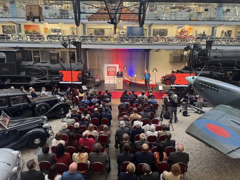 台灣原住民文化展捷克揭幕 展現山海智慧感動來賓