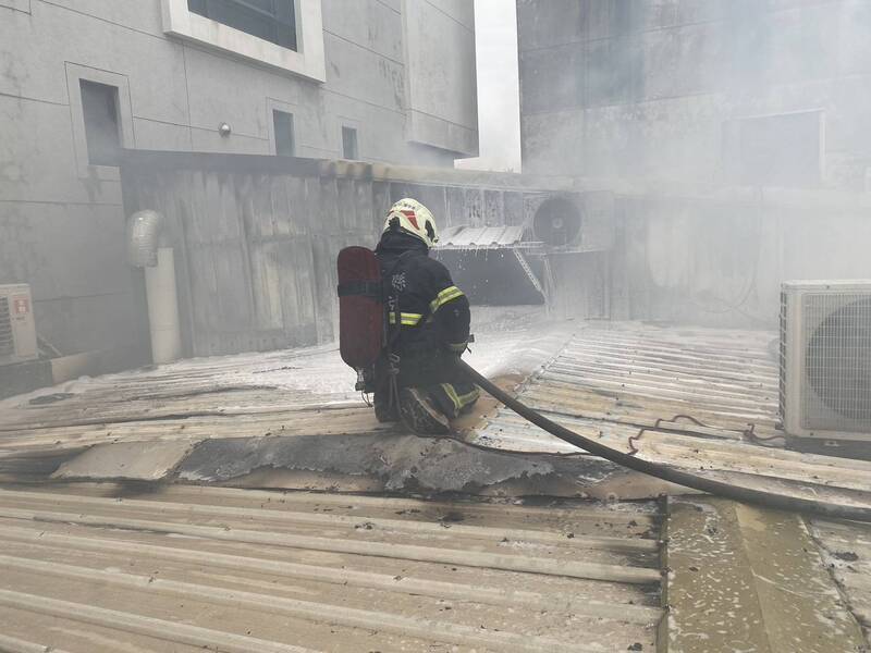 鹿港老街火警 烘焙店疑用瓦斯不慎1人輕微灼傷