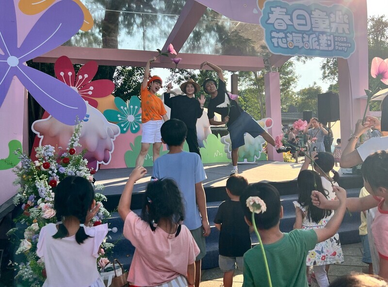 屏東勝利星村春日花海派對 免費全家福拍立得夯