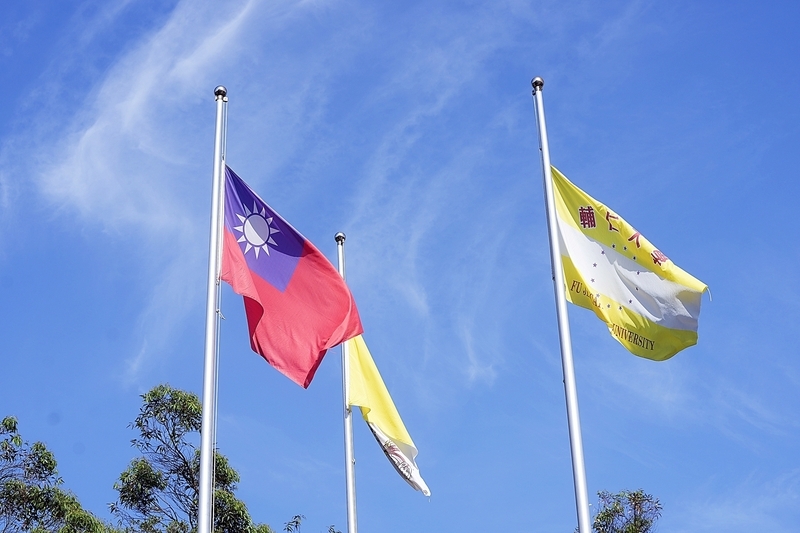 教宗辭世 輔大教廷旗等3旗降半旗表哀悼