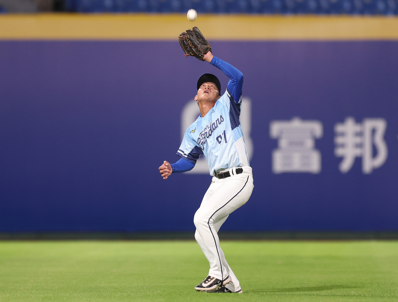 悍將池恩齊接高飛有狀況 賽後特守對站位要更清楚