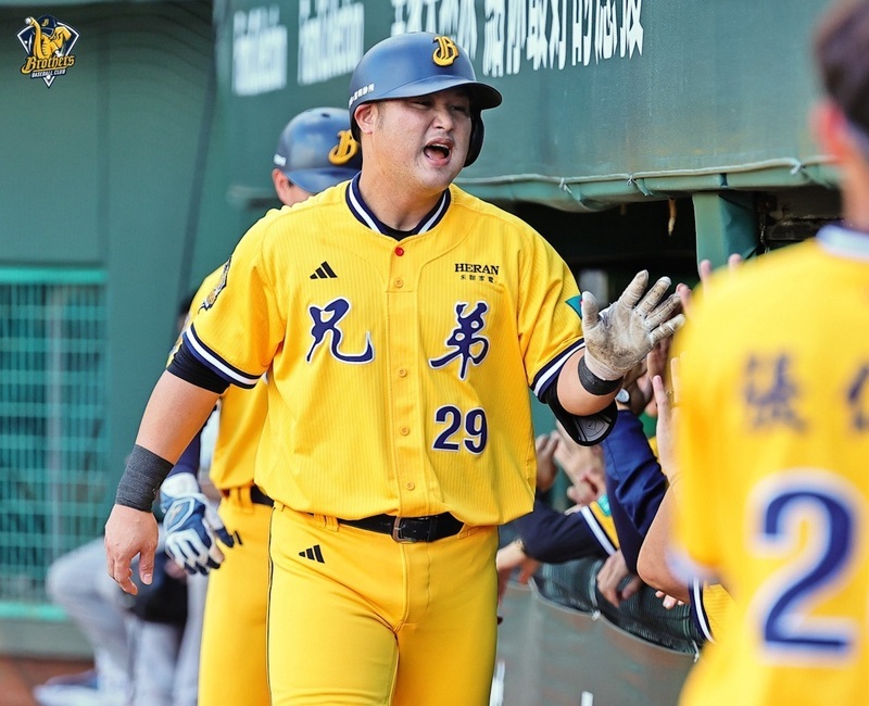 雄鷹敲5轟成空響 陳俊秀3分砲助兄弟止5連敗