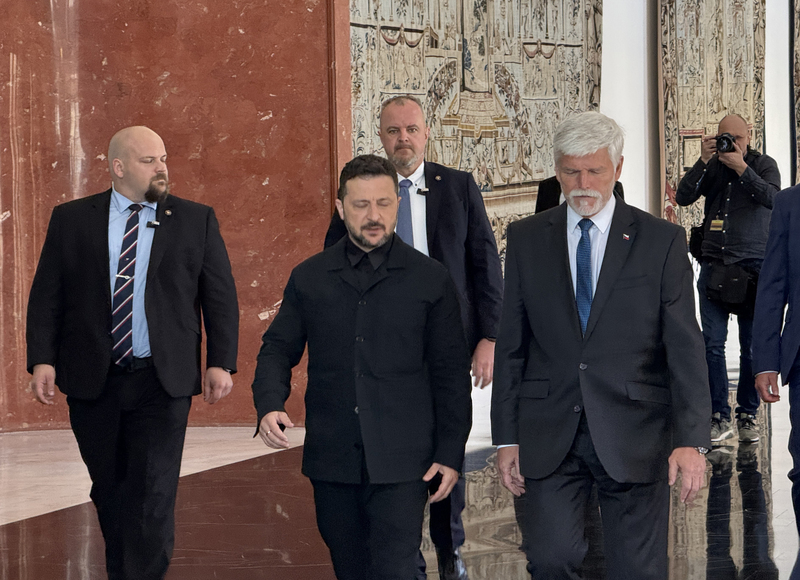 澤倫斯基訪捷 捷克總統：年底前可再供彈藥援烏