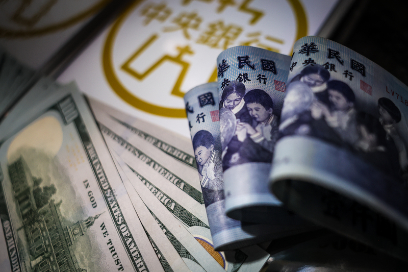 黃國昌指總統甩鍋在野黨 綠：匯率問題要回歸專業