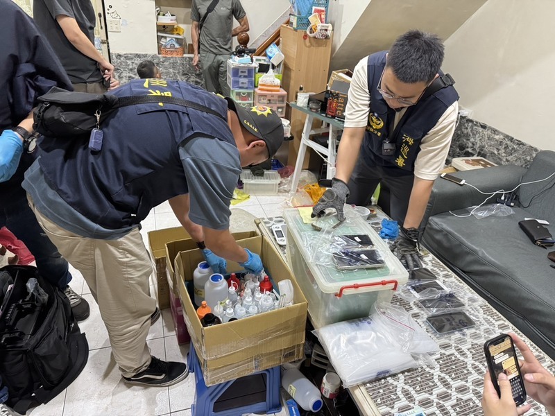 高雄租屋藏毒值千萬如「毒品百貨商店」 45歲女收押