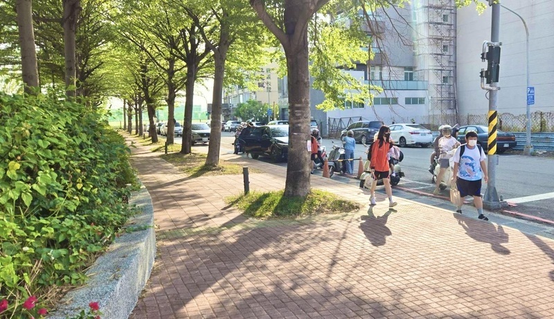 高市文府國中通學步道完工 學生行走更安全