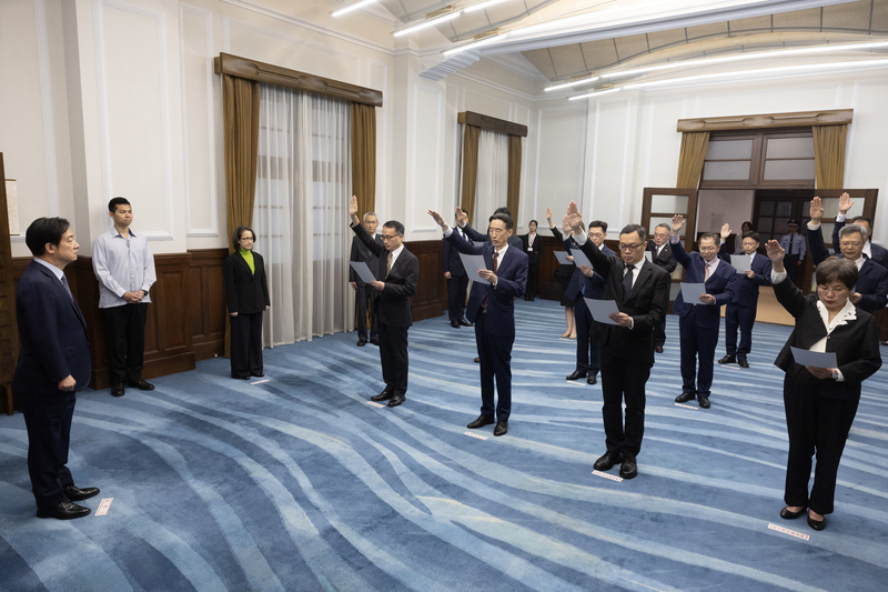 賴總統監誓 駐WTO代表黃昭元等人完成宣誓