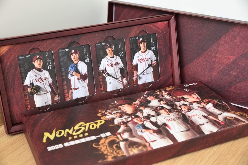 機捷球員卡造型挺猿一日套票精裝版 14日限量開賣