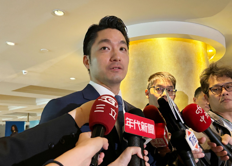 黃仁勳世壯運聖火手 蔣萬安盼輝達感受台北可靠