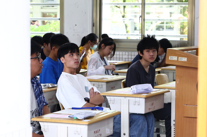 國中會考自然科生活應用題多 考生：較去年簡單