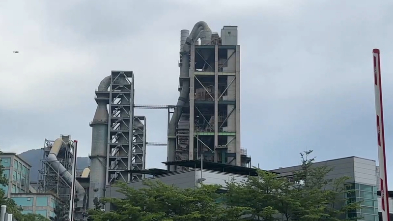 台泥花蓮廠木屑皮帶竄火煙 消防1小時撲滅無傷亡