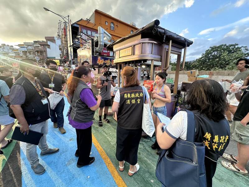 屏縣府查22家調酒攤 墾丁大街未標容量者輔導改善