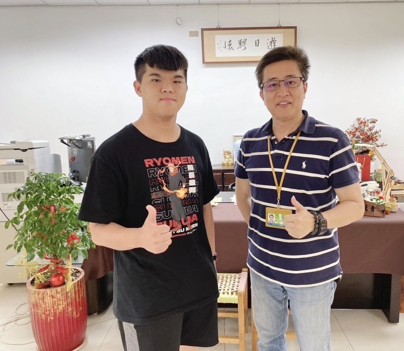 六龜高中首上台大學生翼友福 獲總統教育獎