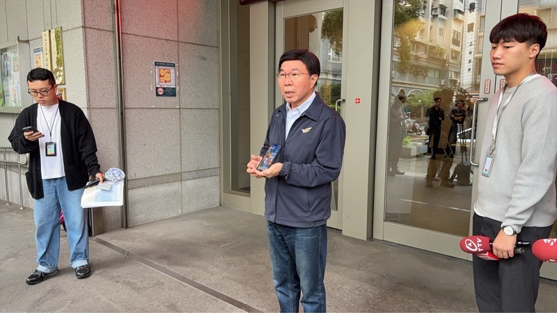 民進黨北市黨部主委張茂楠LINE被盜 警受理偵辦