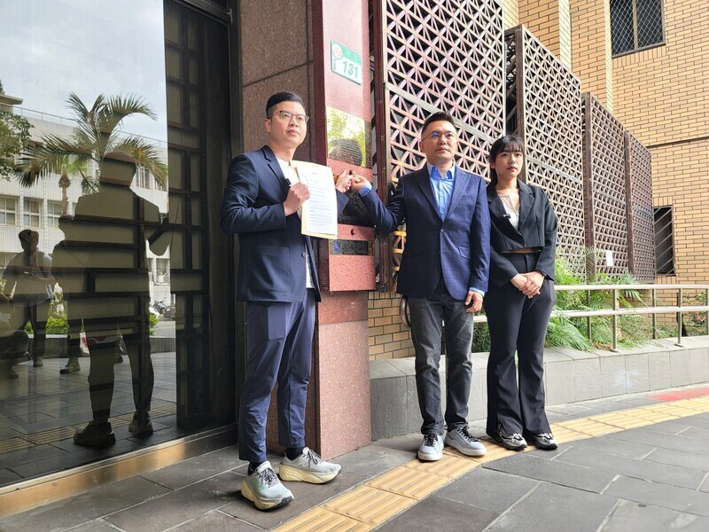 李俊俋遭爆公務車接送寵物 藍營赴北檢按鈴告發