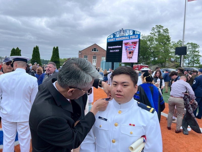 甲板、輪機房與歡笑 美海防官校台生楊凱閎畢業