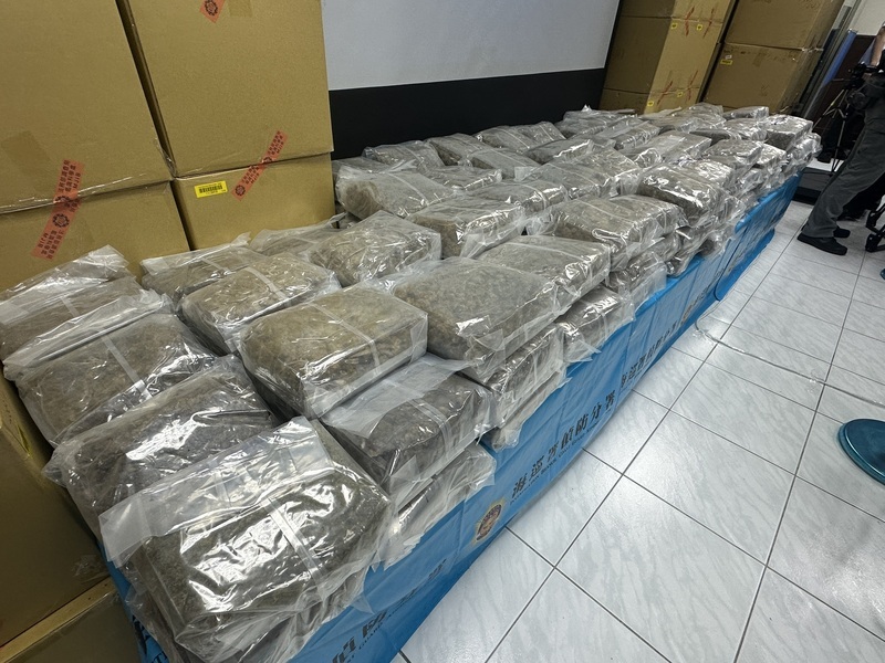 漁船密艙偷運402公斤大麻 海巡逮船長等4人送辦