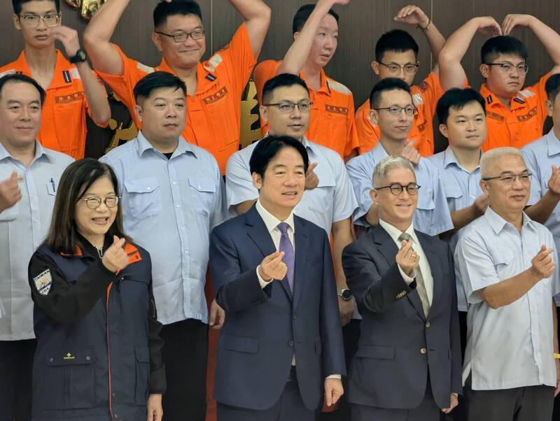 賴總統端午前夕勉勵海巡 提醒加強資安防護