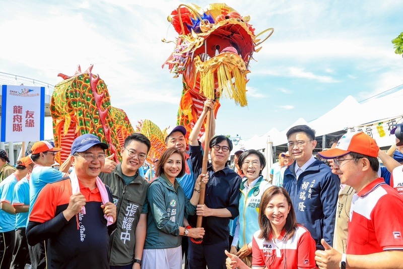 陳其邁為林園龍舟賽鳴槍 冠軍獎金加碼1萬元