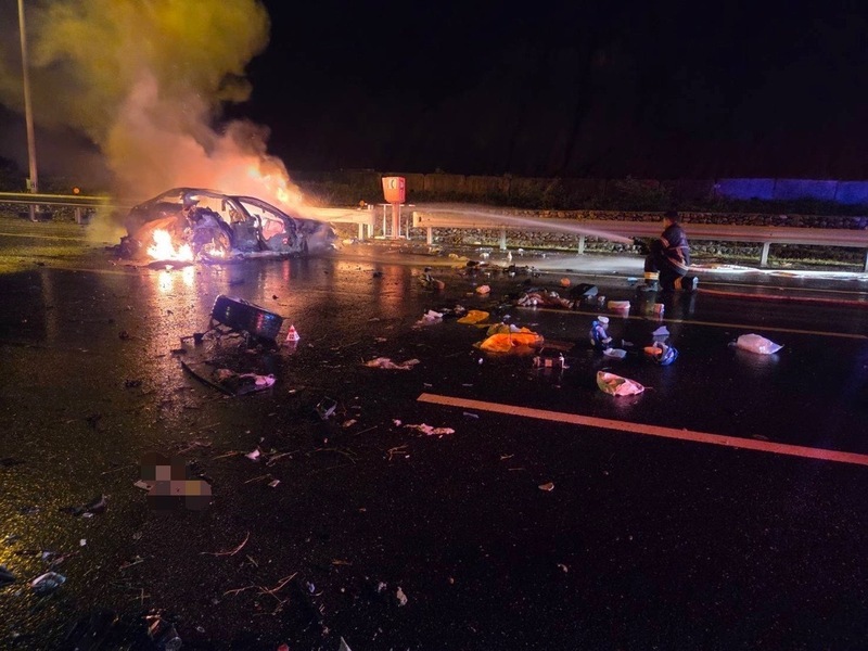 國3中寮隧道出口事故 車輛撞護欄起火釀1死