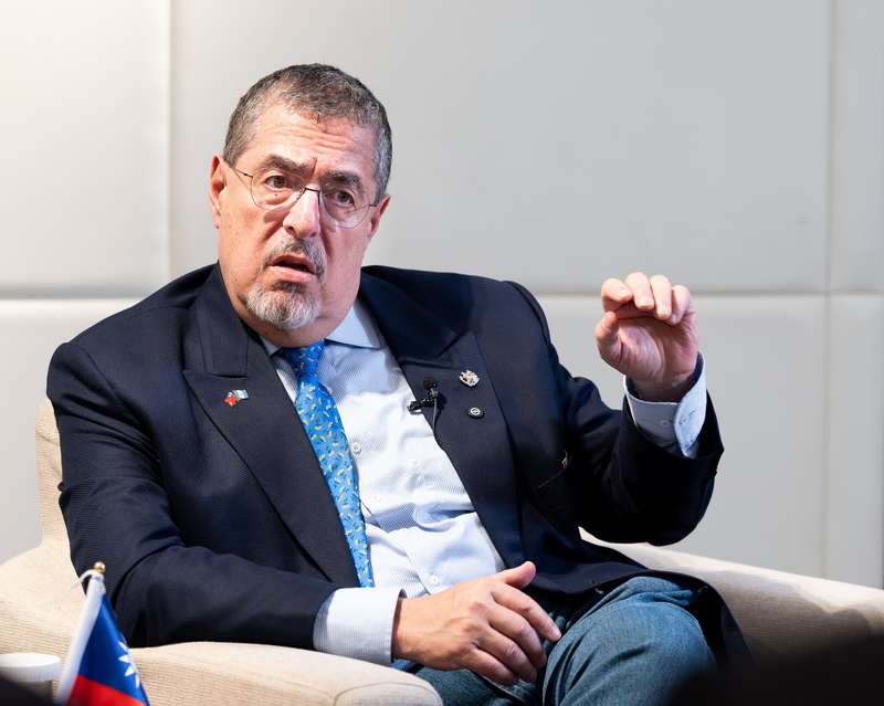 瓜地馬拉總統:台瓜美半導體三角價值鏈 建立緊密關係