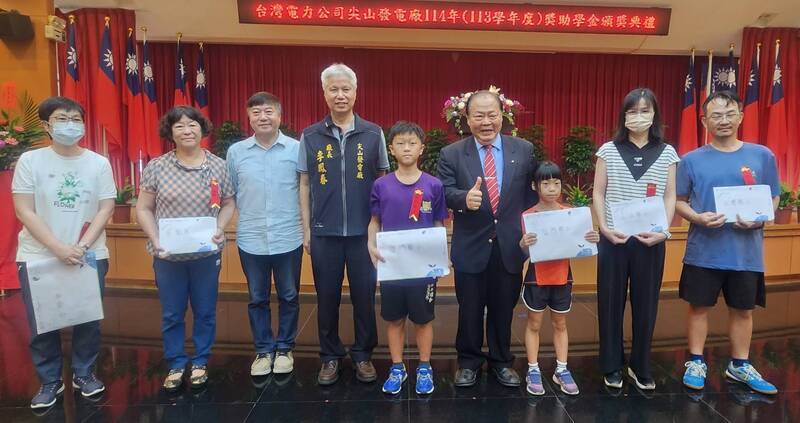 台電頒350萬元獎助學金 澎湖近千名學子受惠