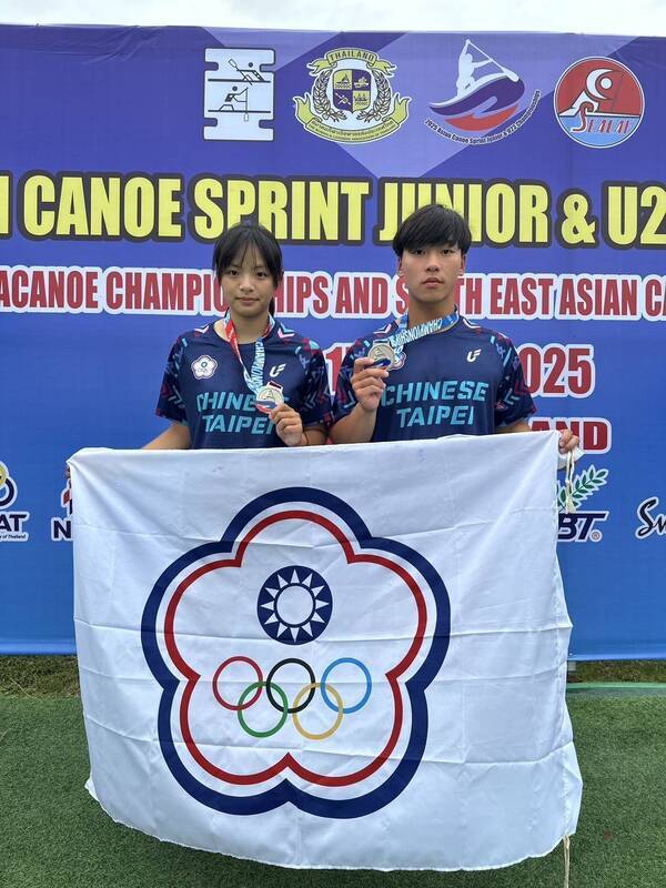 輕艇競速亞青少賽 謝家承、曾俐芩混合組越級鍍銀