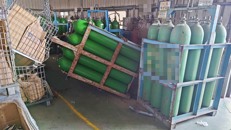 高雄阿蓮區工廠意外 員工遭鋼瓶架砸傷命危送醫