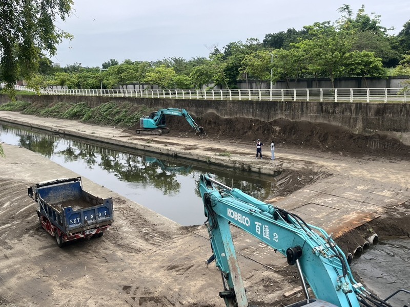 高市鳳山溪清淤 清除總量1萬4000立方公尺