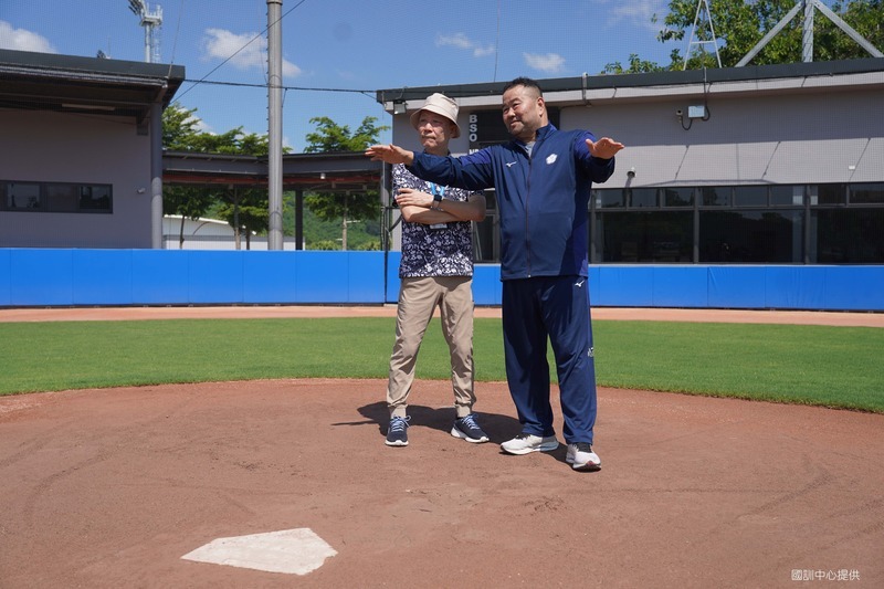 趙士強造訪國訓棒球場 提建議也稱讚環境大升級