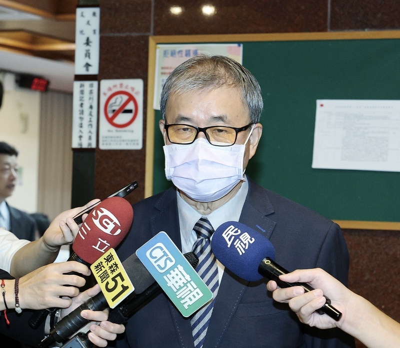 中小學明年1月先補課再放寒假 鄭英耀：最好的方式