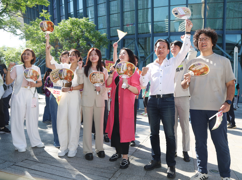 罷團綠委會師街頭造勢 喊出台北5席全罷