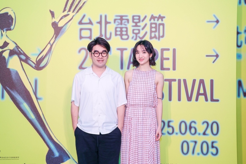 「國民初戀」許恩怡來台會影迷 揭鄭伊健合作暖舉