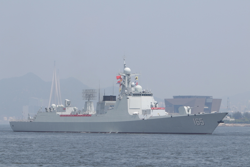 共軍山東艦航艦編隊離港