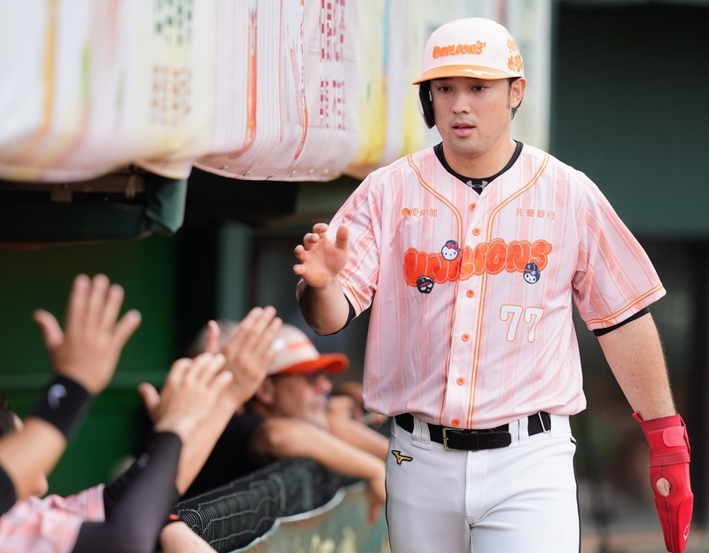 林安可雙響砲7打點獲MVP 陳鏞基完成1300場出賽