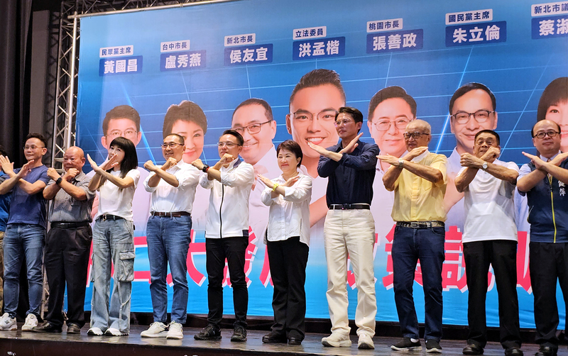 藍白大咖挺洪孟楷反罷 綠營及罷團走街頭籲罷免