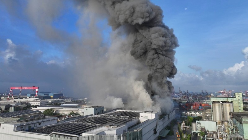 高雄三元能源公司火警 員工及消防員計15人送醫