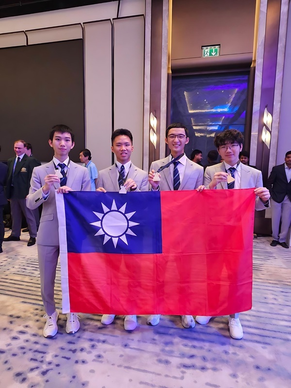 國際化學奧林匹亞競賽 台生獲3金1銀排名第4