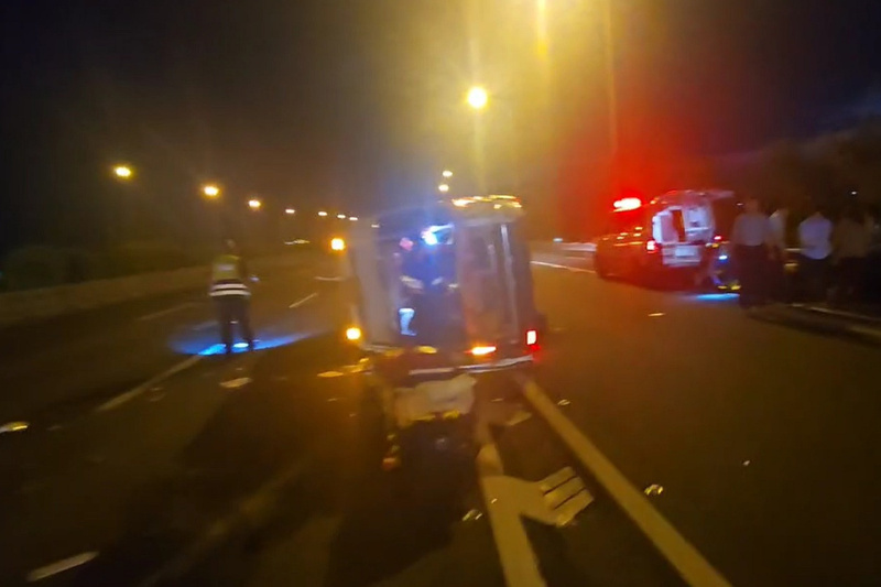 國1台南下營段廂型車與自小客事故 7人送醫