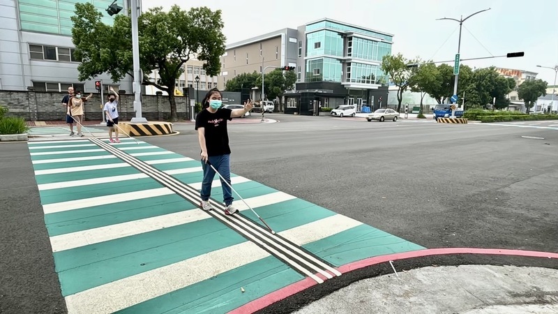 台中設導盲行穿線、有聲號誌 讓視障者安心過馬路