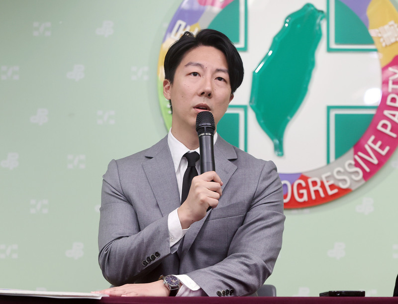 黃國昌質疑柯文哲收投票通知單 綠：去問蔣萬安