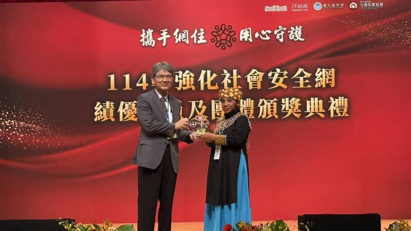 全國社安網績優　高雄2社工、1個管員及2醫院獲獎