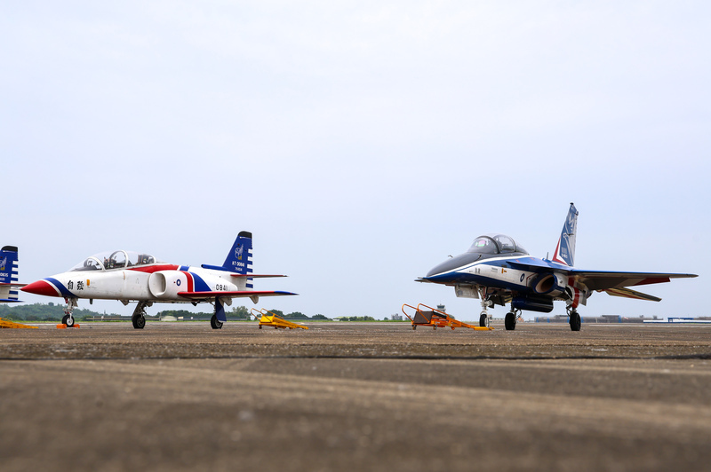 自強交棒勇鷹　空軍雷虎特技小組換裝第6代機型