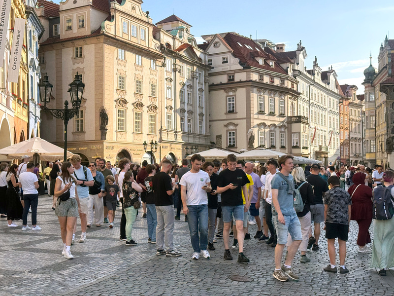 赴捷克中國遊客回升 網友：是時候掛台灣國旗