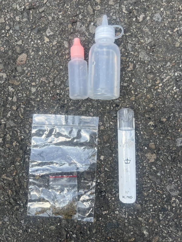 台中男未戴安全帽逆向騎車　警攔查還找到毒品