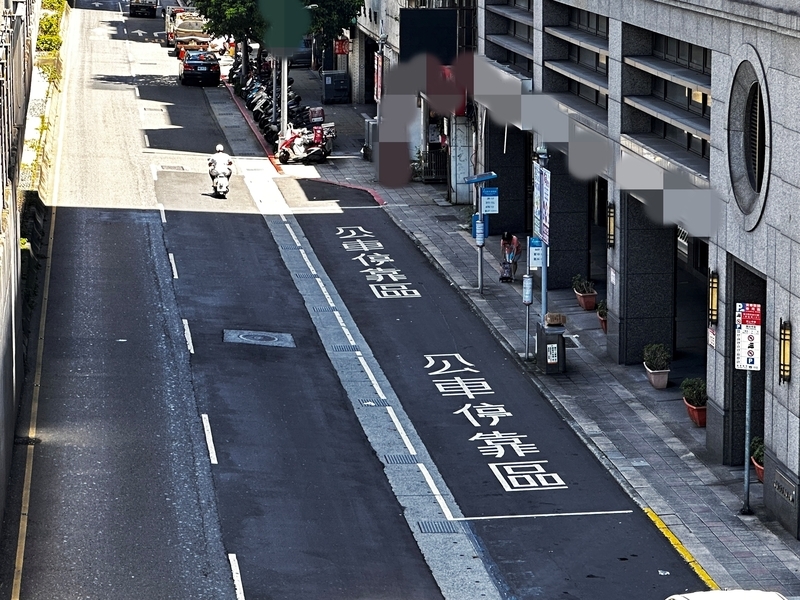 北市近2000公車站無候車亭遮蔽　公運處：適時評估