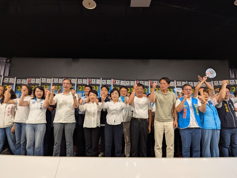 楊瓊瓔辦反罷宣講藍白主席助講 罷團掃街催票