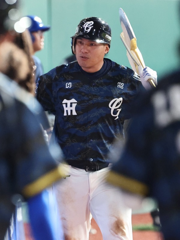 張進德開轟留紀念 期待與張育成同場轟畫面會很美