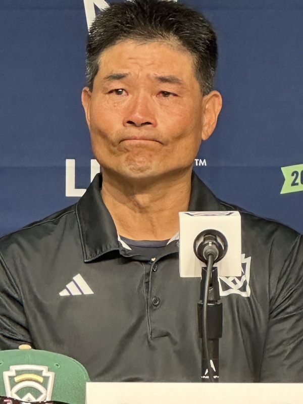 威廉波特少棒台灣奪總冠軍　總教練賴敏男淚灑記者會